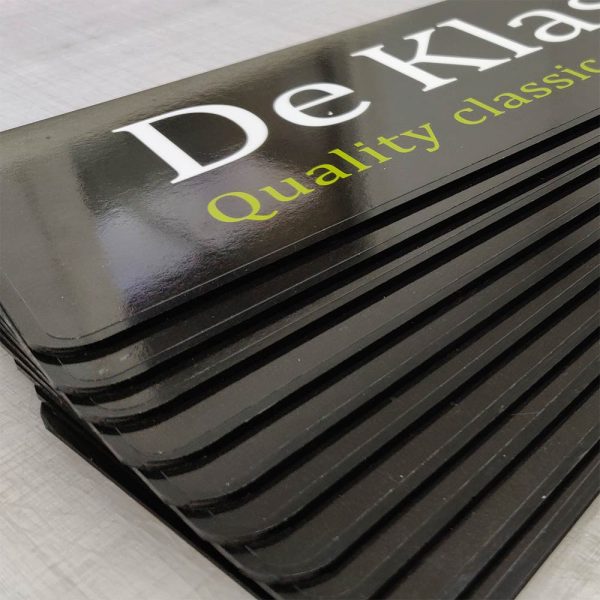 Showroom platen